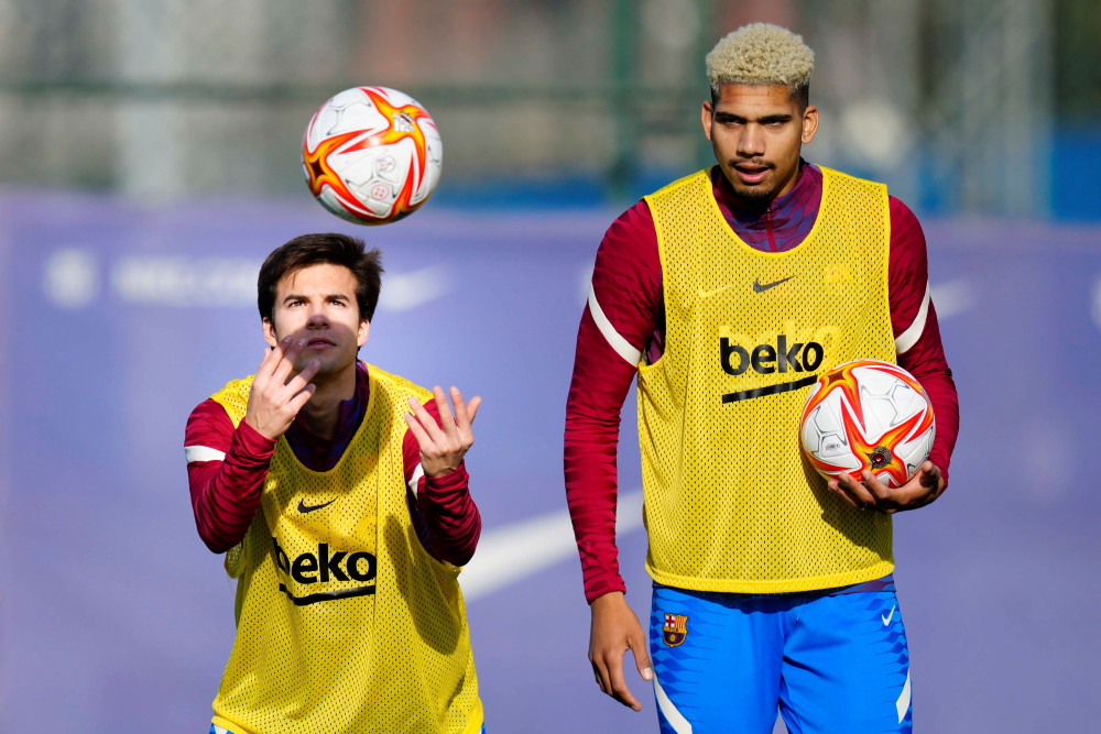 开云体育客户端-包含赛地聚焦：国王杯今夜热度飙升，广州队主帅复盘，震撼外界，赛季目标并未改变的词条