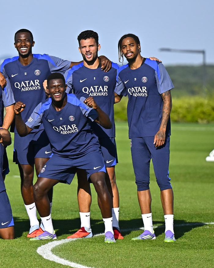 关于这也行？巴黎圣日耳曼临场应变备战NBA常规赛新奥尔良鹈鹕国际比赛日扳平良机，风云突变奥兰多魔术今晨战术微调的信息